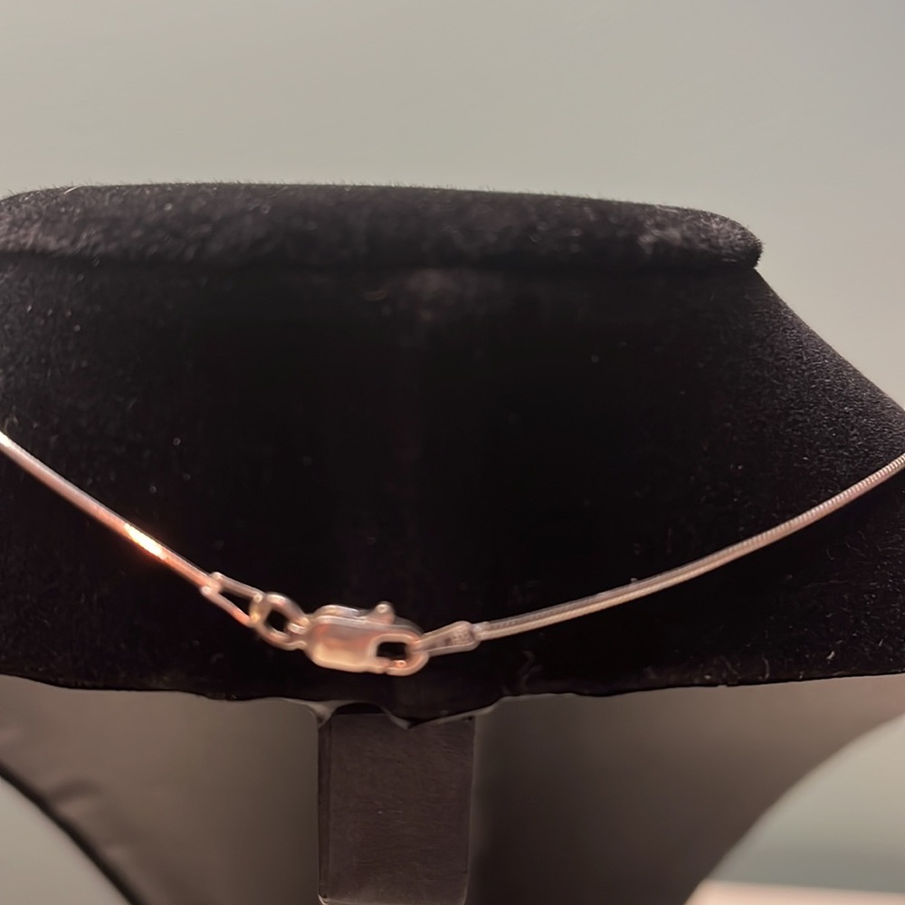 N7. Sterling Silver necklace. - Picture 3 of 3